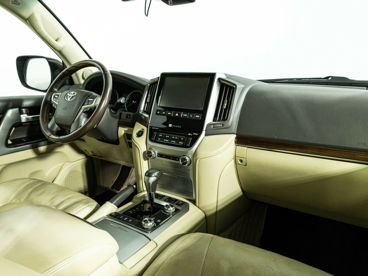 Toyota Land Cruiser с пробегом — 2015 год. Фото: #6