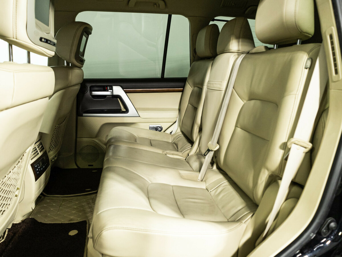 Toyota Land Cruiser с пробегом — 2015 год. Фото: #7