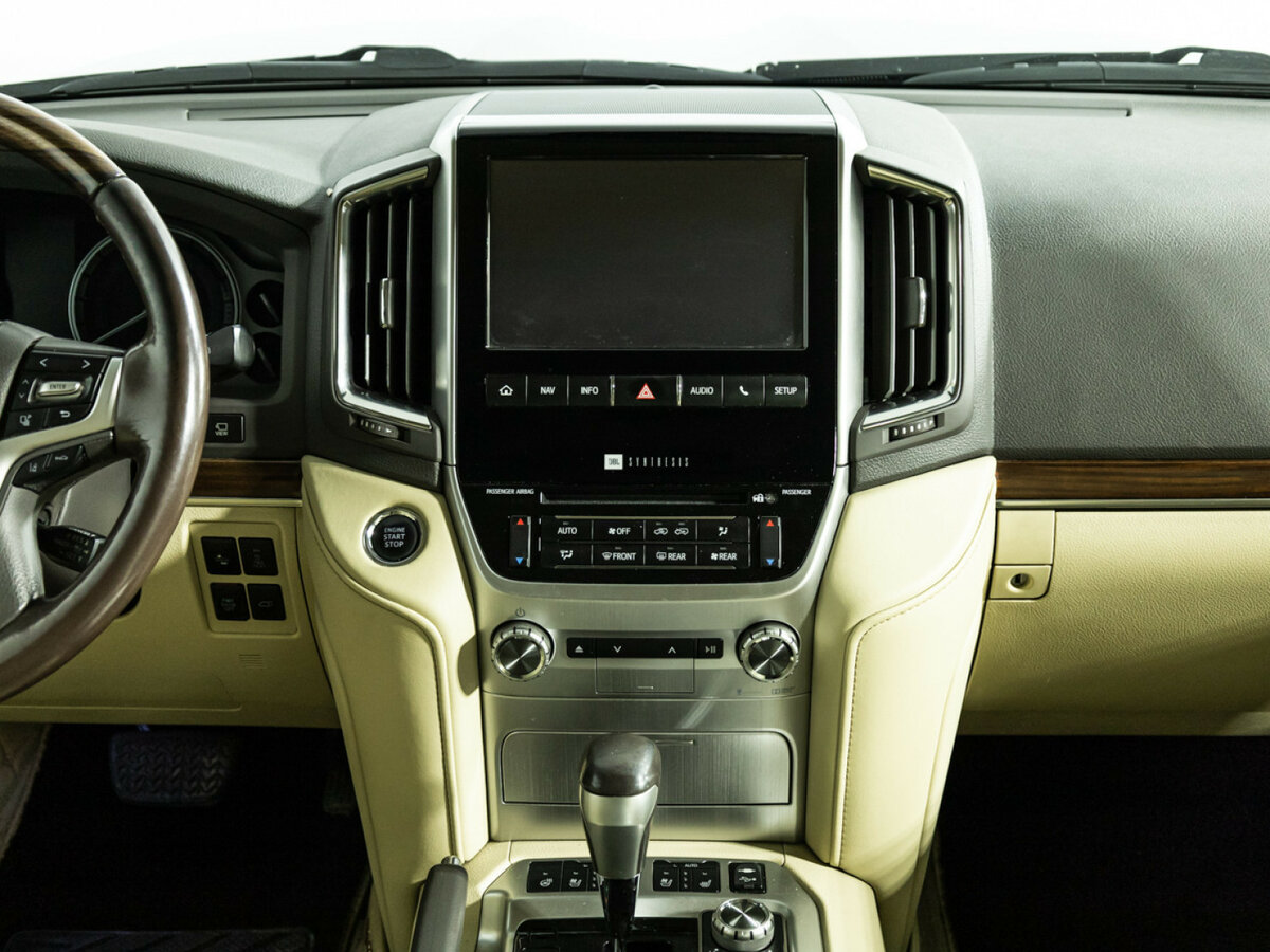 Toyota Land Cruiser с пробегом — 2015 год. Фото: #11