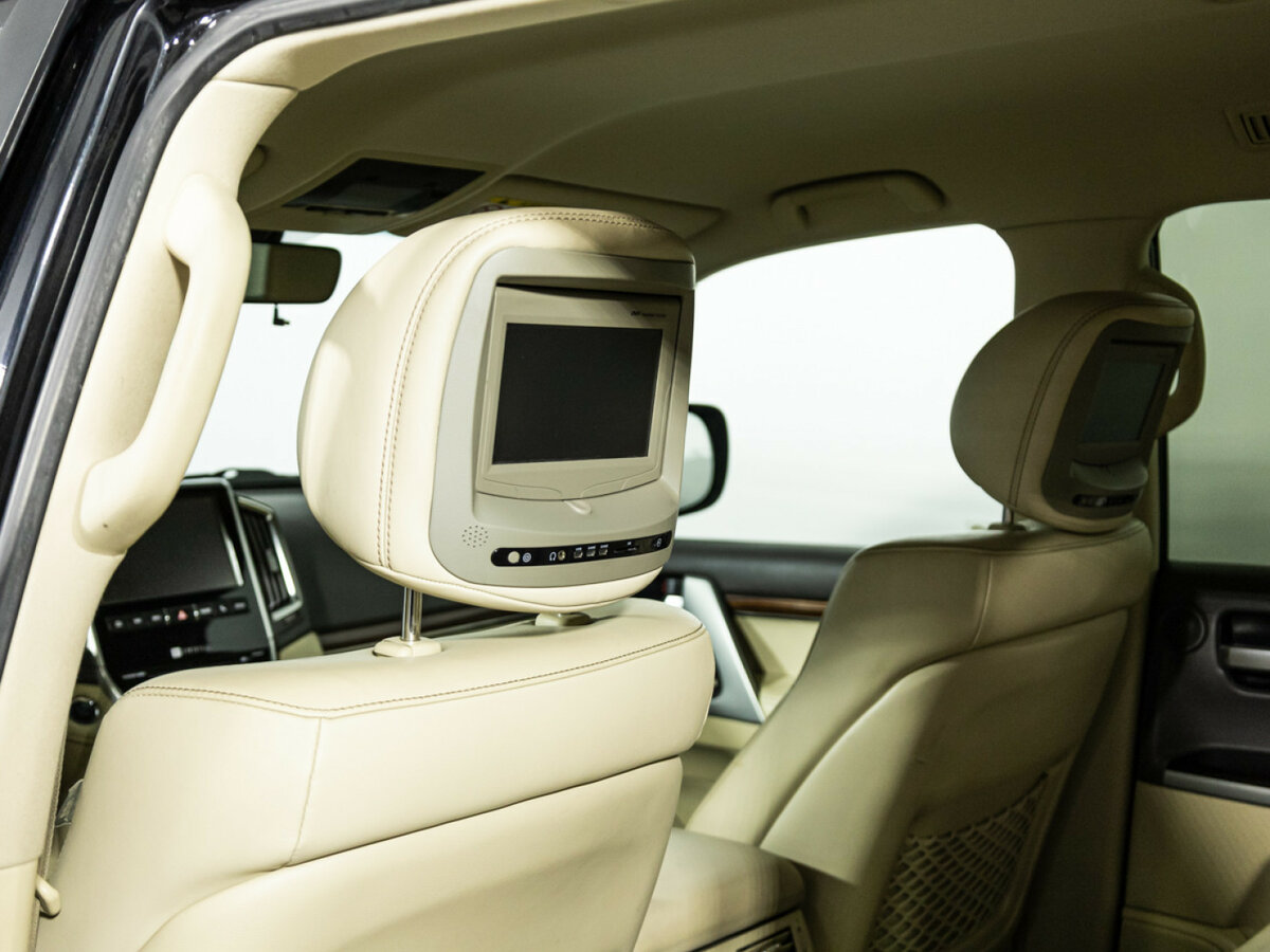 Toyota Land Cruiser с пробегом — 2015 год. Фото: #12