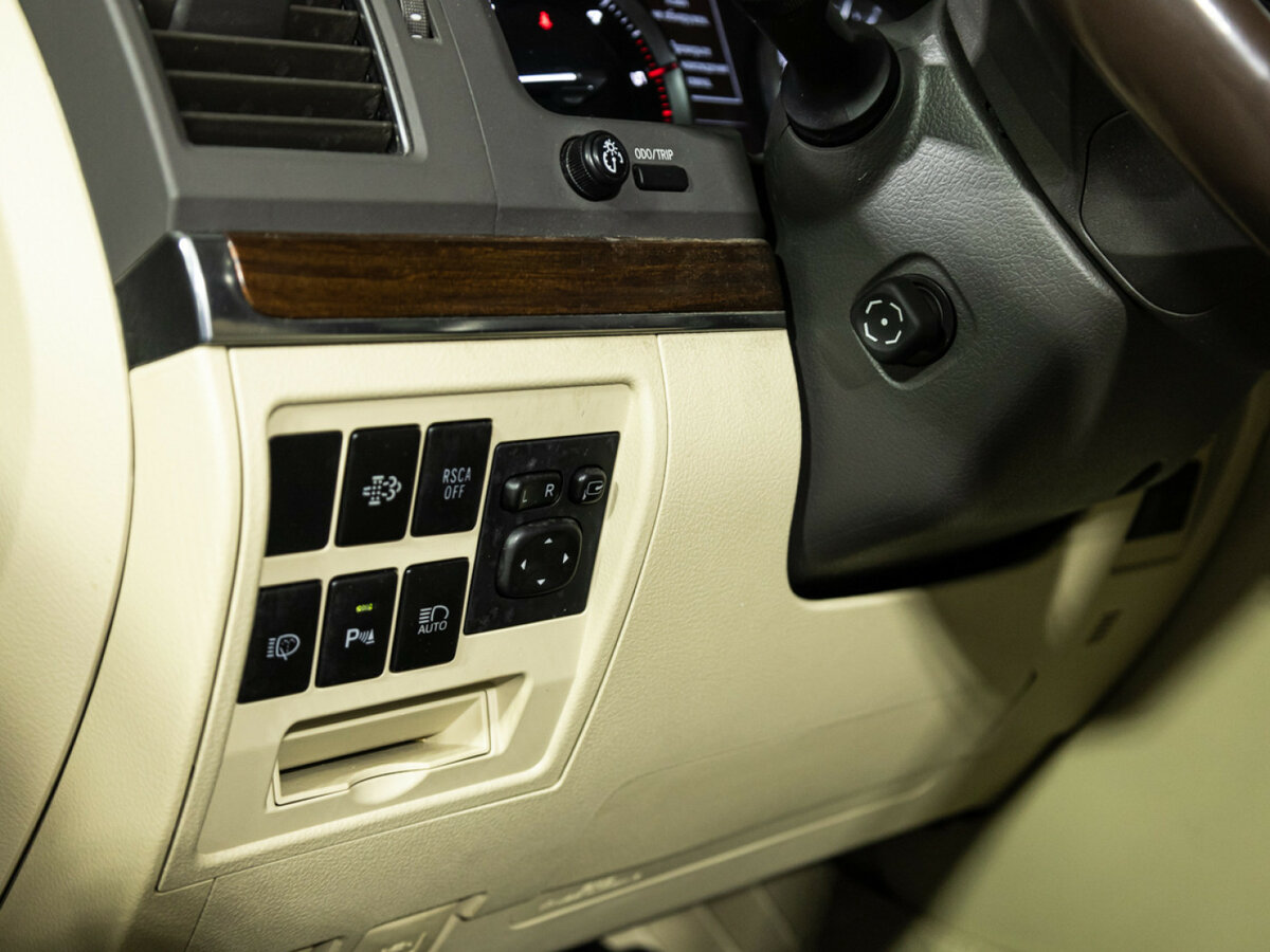 Toyota Land Cruiser с пробегом — 2015 год. Фото: #19