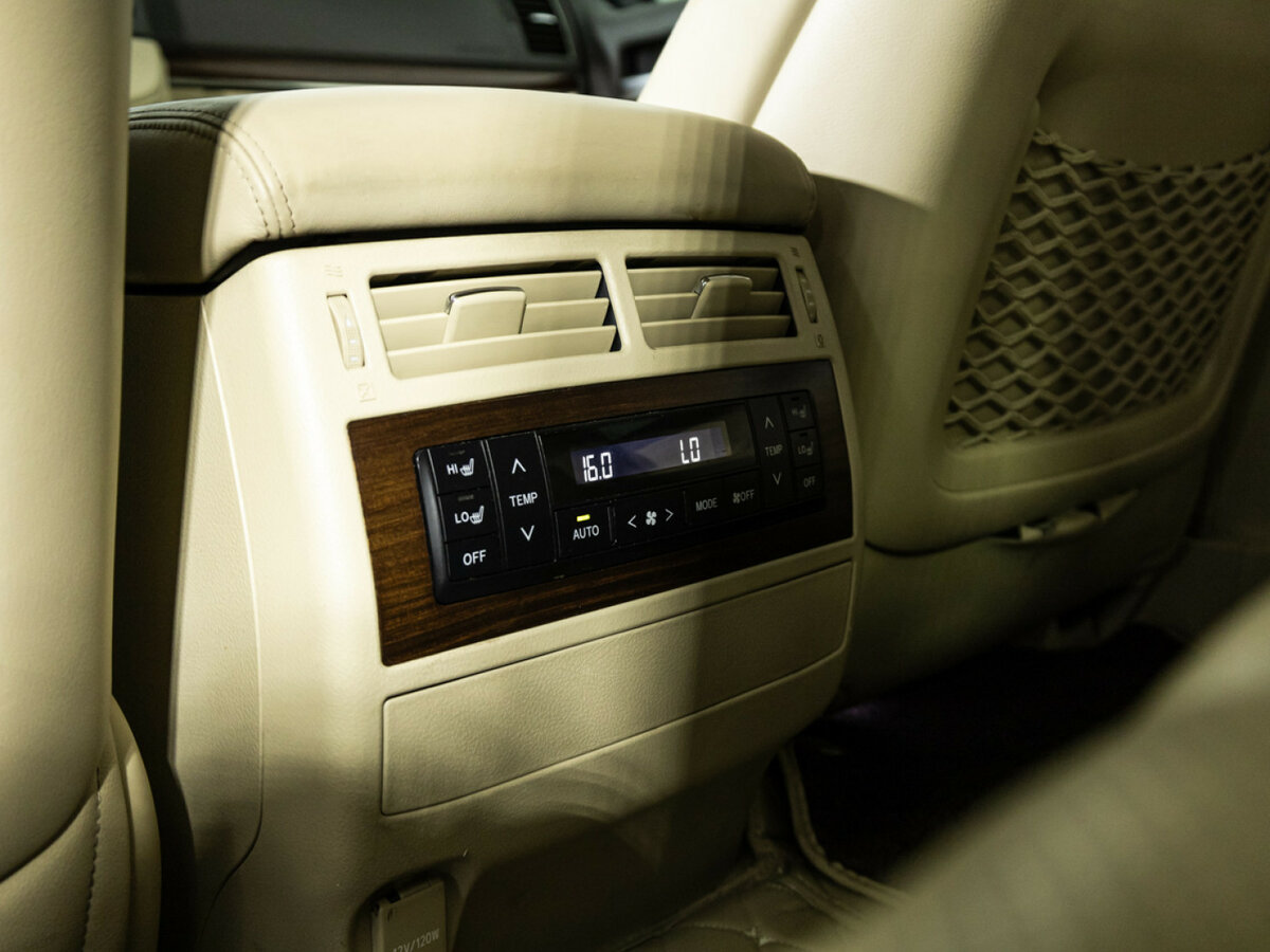 Toyota Land Cruiser с пробегом — 2015 год. Фото: #20