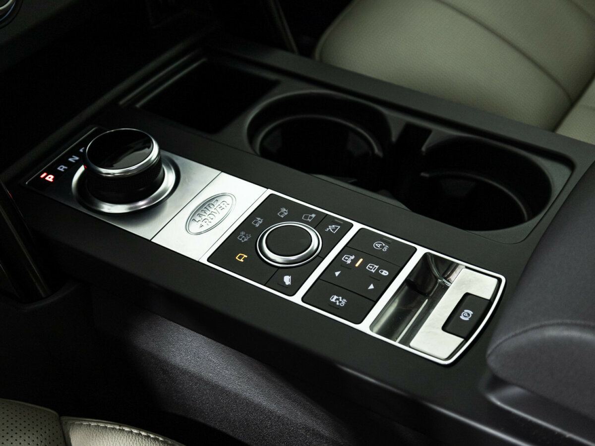 Land Rover Discovery с пробегом — 2020 год. Фото: #15