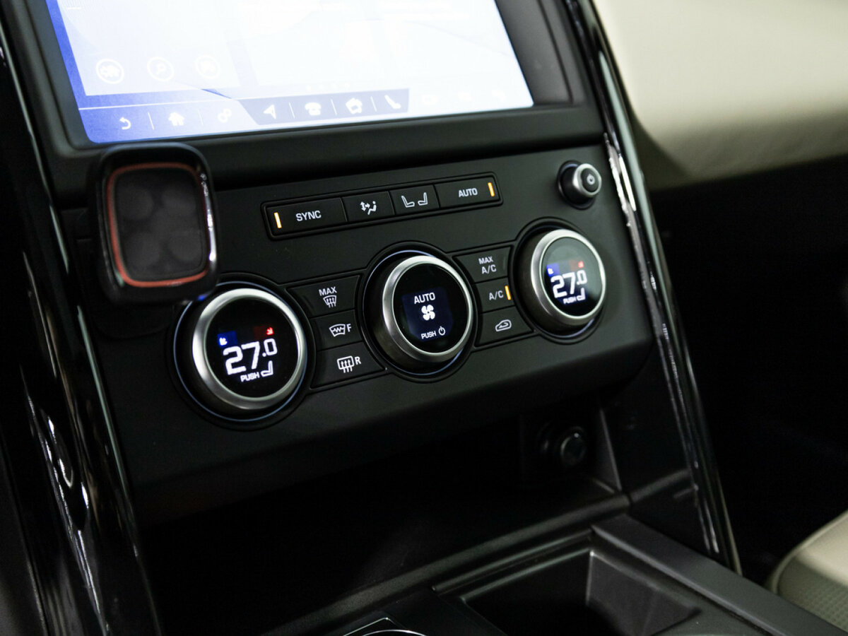 Land Rover Discovery с пробегом — 2020 год. Фото: #18