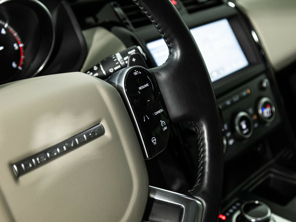 Land Rover Discovery с пробегом — 2020 год. Фото: #19