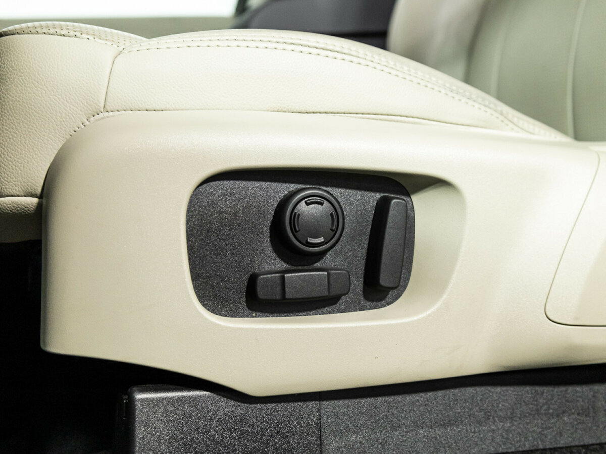 Land Rover Discovery с пробегом — 2020 год. Фото: #20