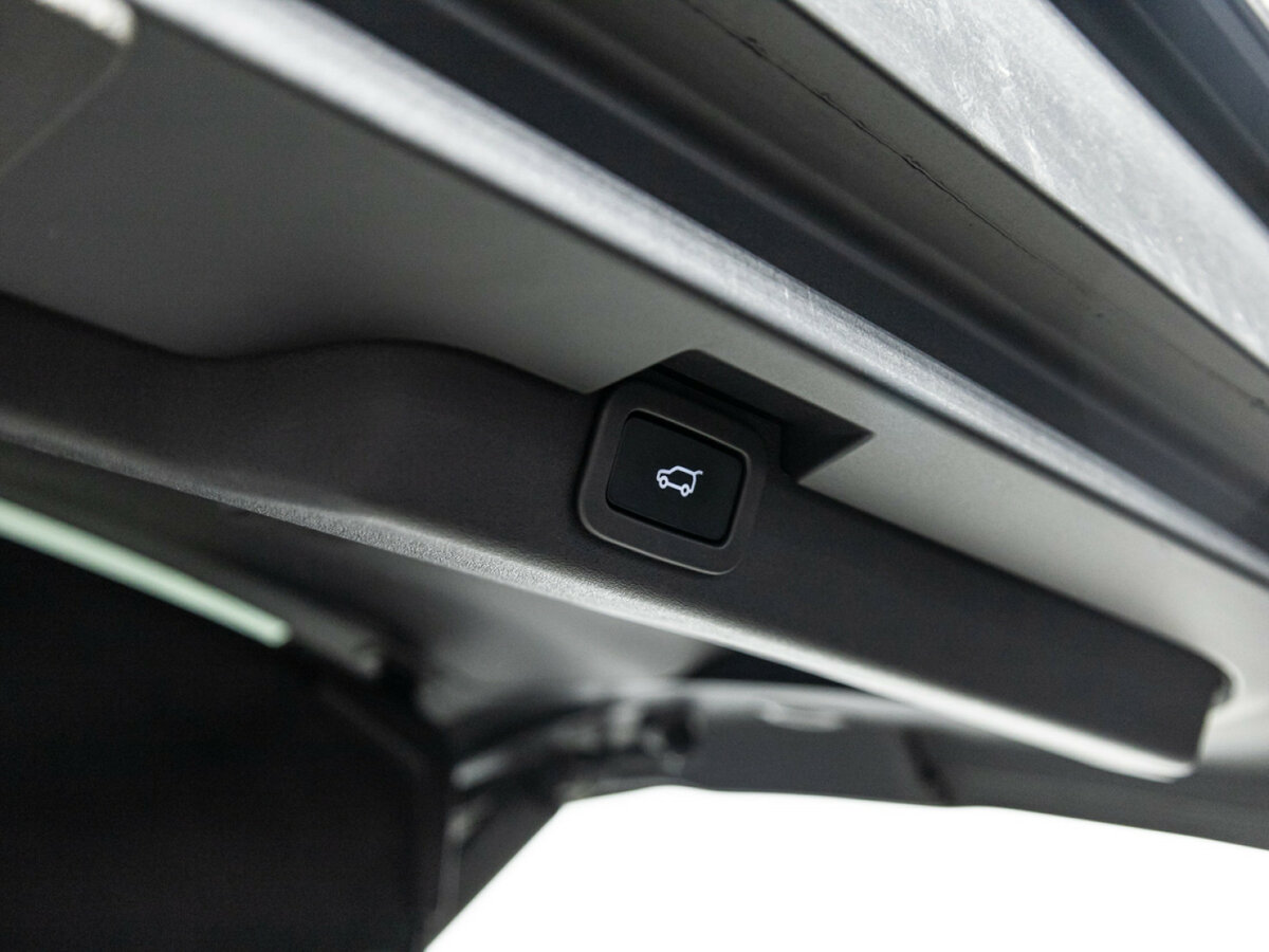 Land Rover Discovery с пробегом — 2020 год. Фото: #21