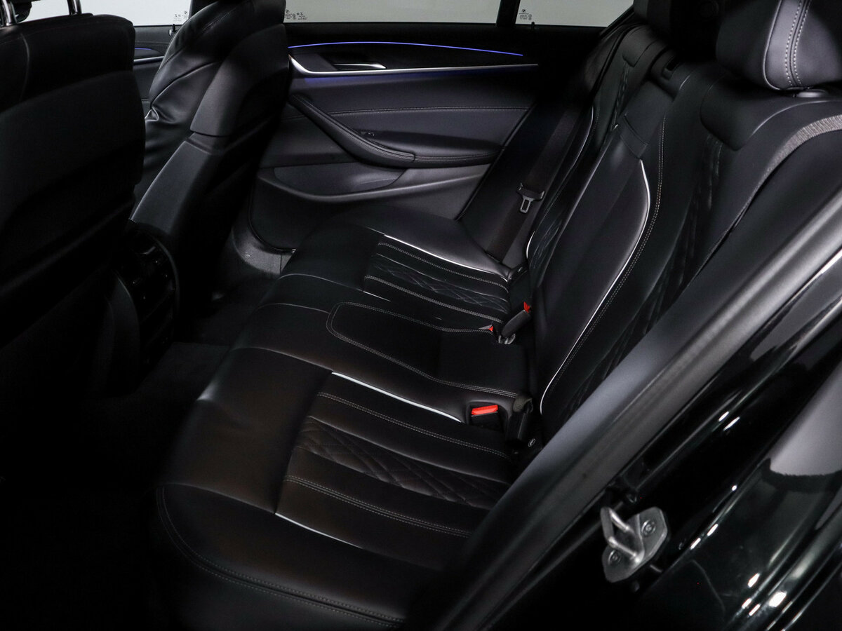 BMW 5 серии с пробегом — 2022 год. Фото: #7