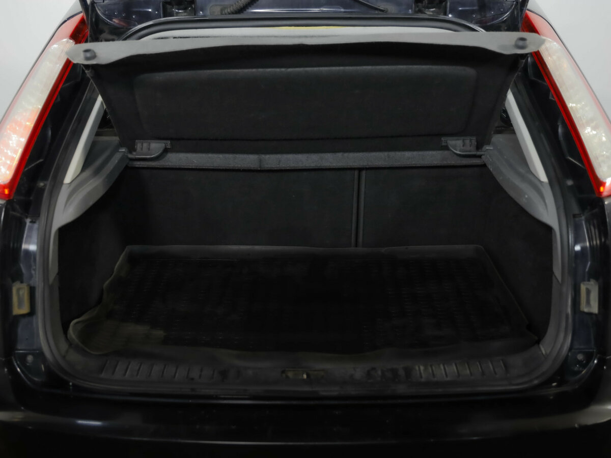 Ford Focus с пробегом — 2011 год. Фото: #1