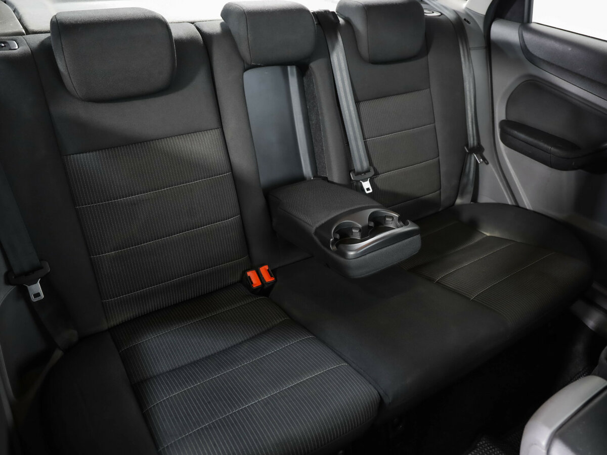 Ford Focus с пробегом — 2011 год. Фото: #8