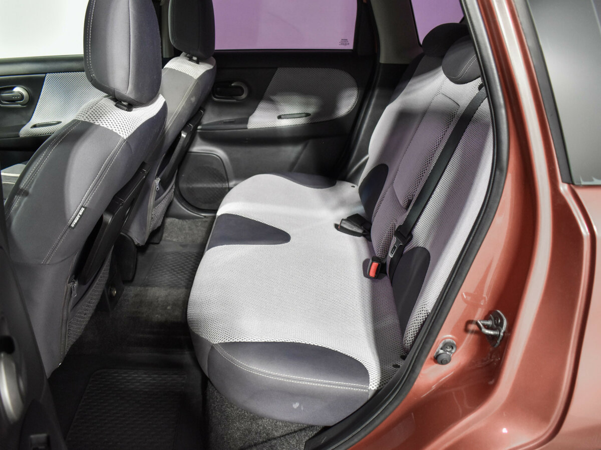 Nissan Note с пробегом — 2007 год. Фото: #10