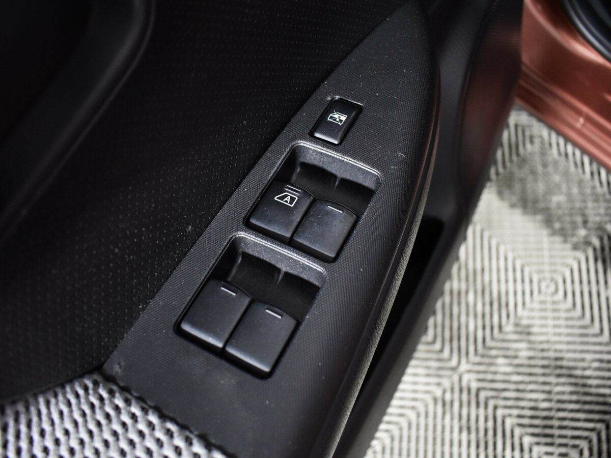 Nissan Note с пробегом — 2007 год. Фото: #13