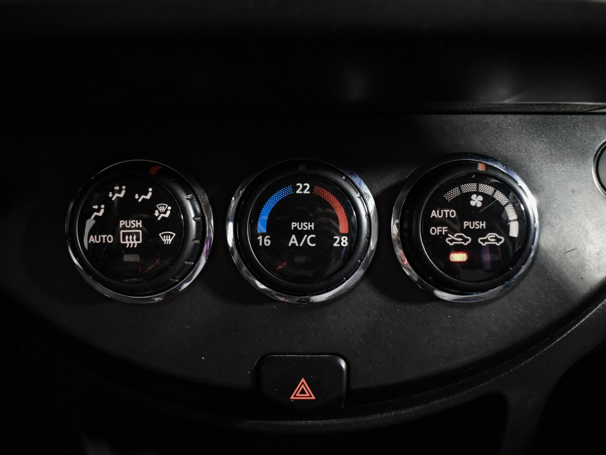 Nissan Note с пробегом — 2007 год. Фото: #15