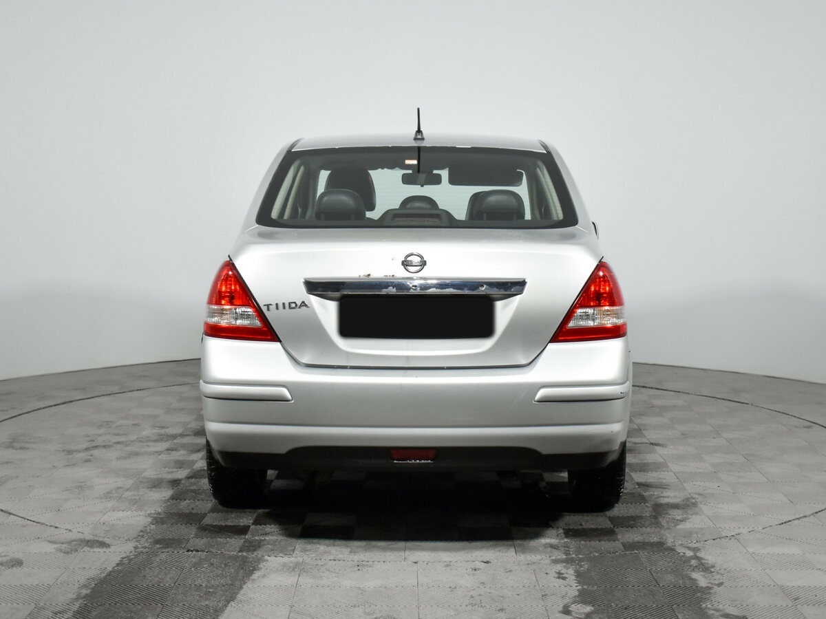 Nissan Tiida с пробегом — 2008 год. Фото: #5