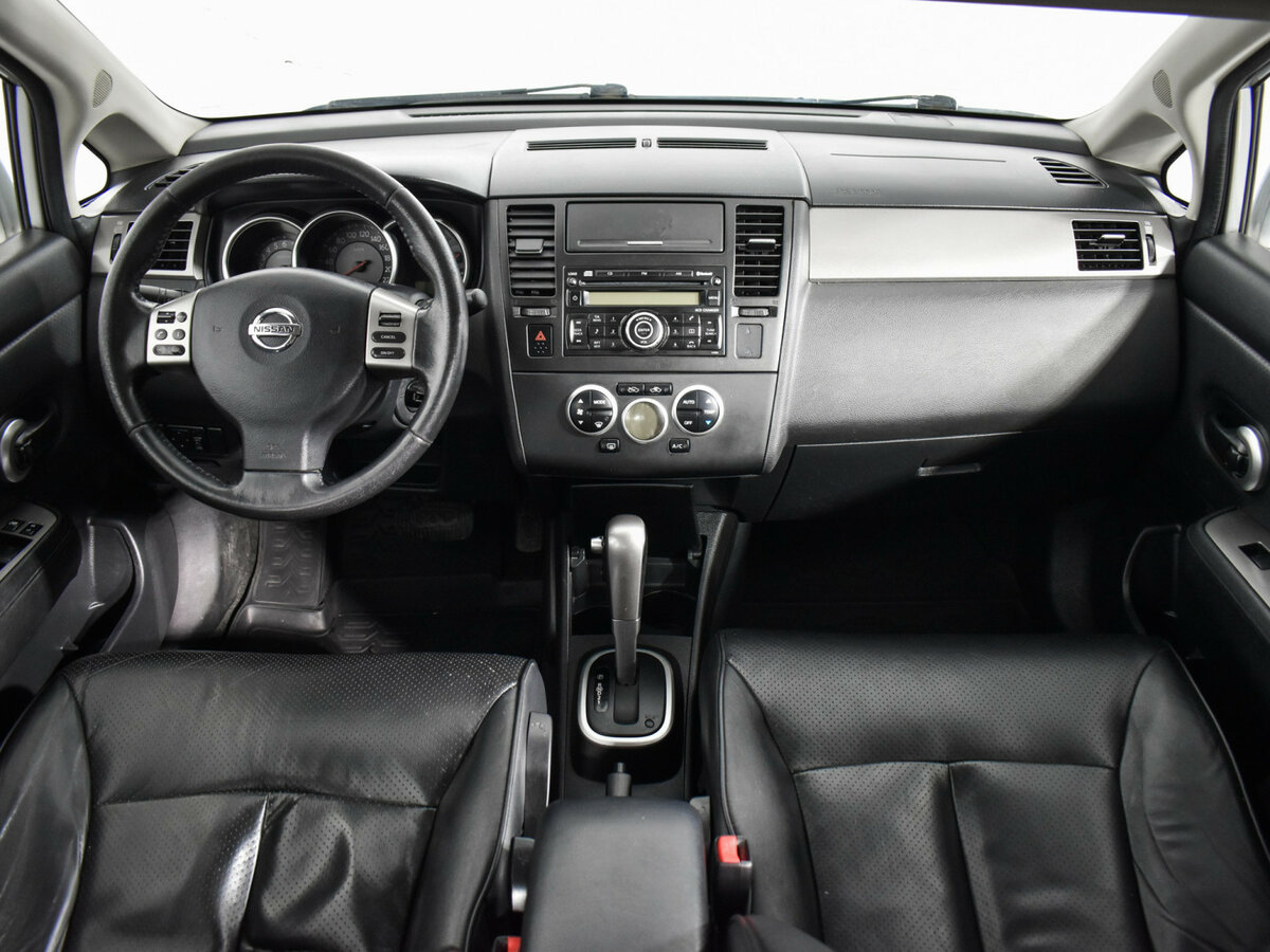 Nissan Tiida с пробегом — 2008 год. Фото: #12