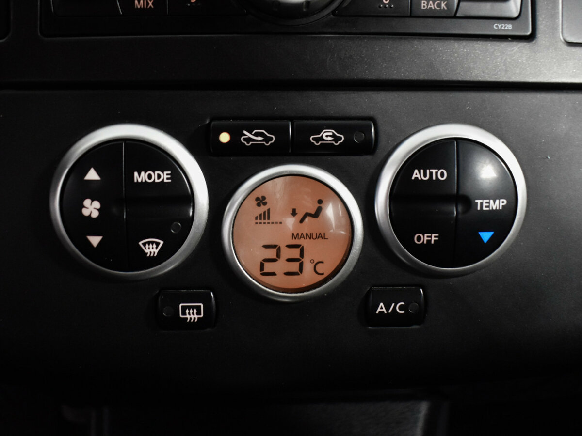 Nissan Tiida с пробегом — 2008 год. Фото: #16