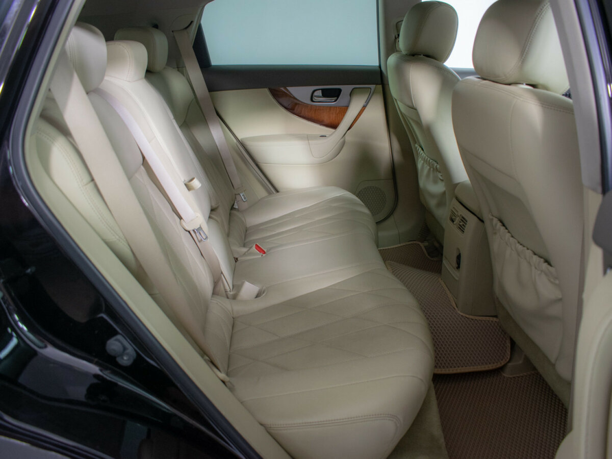 Infiniti QX70 с пробегом — 2015 год. Фото: #7