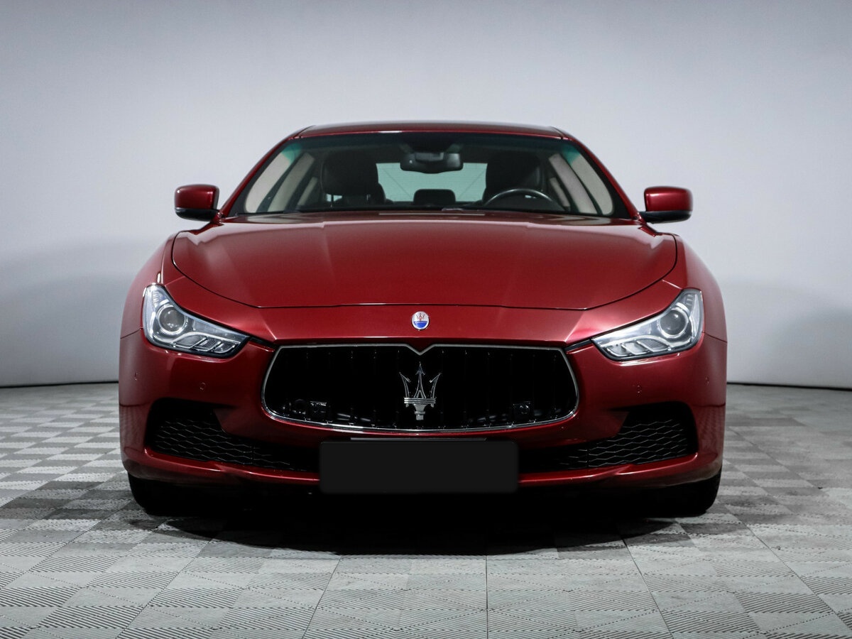Maserati Ghibli с пробегом — 2014 год. Фото: #1