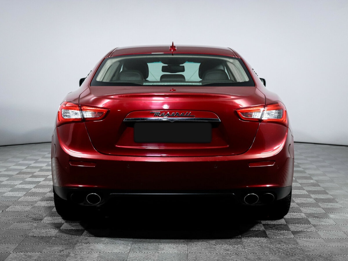 Maserati Ghibli с пробегом — 2014 год. Фото: #5