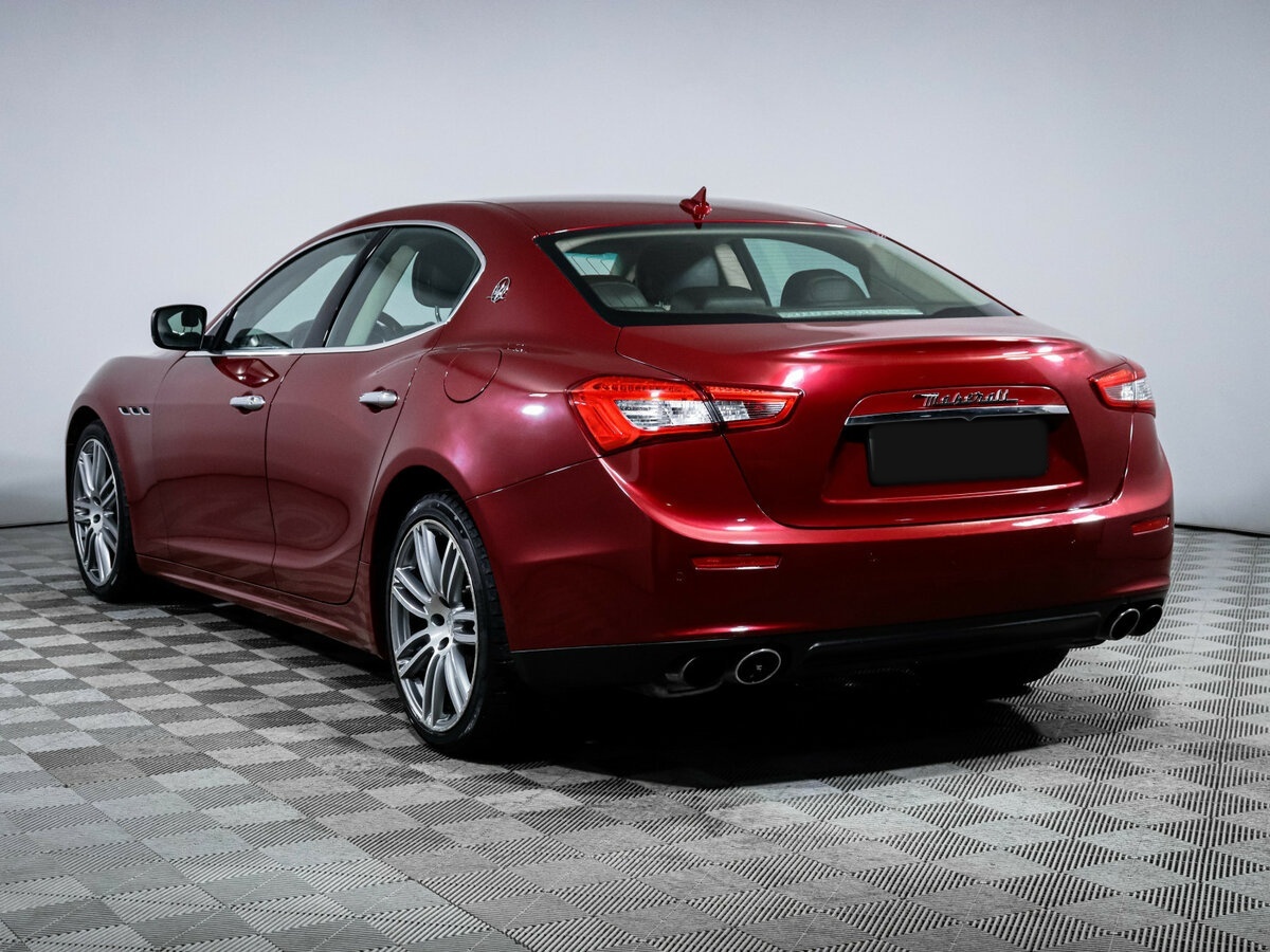 Maserati Ghibli с пробегом — 2014 год. Фото: #6