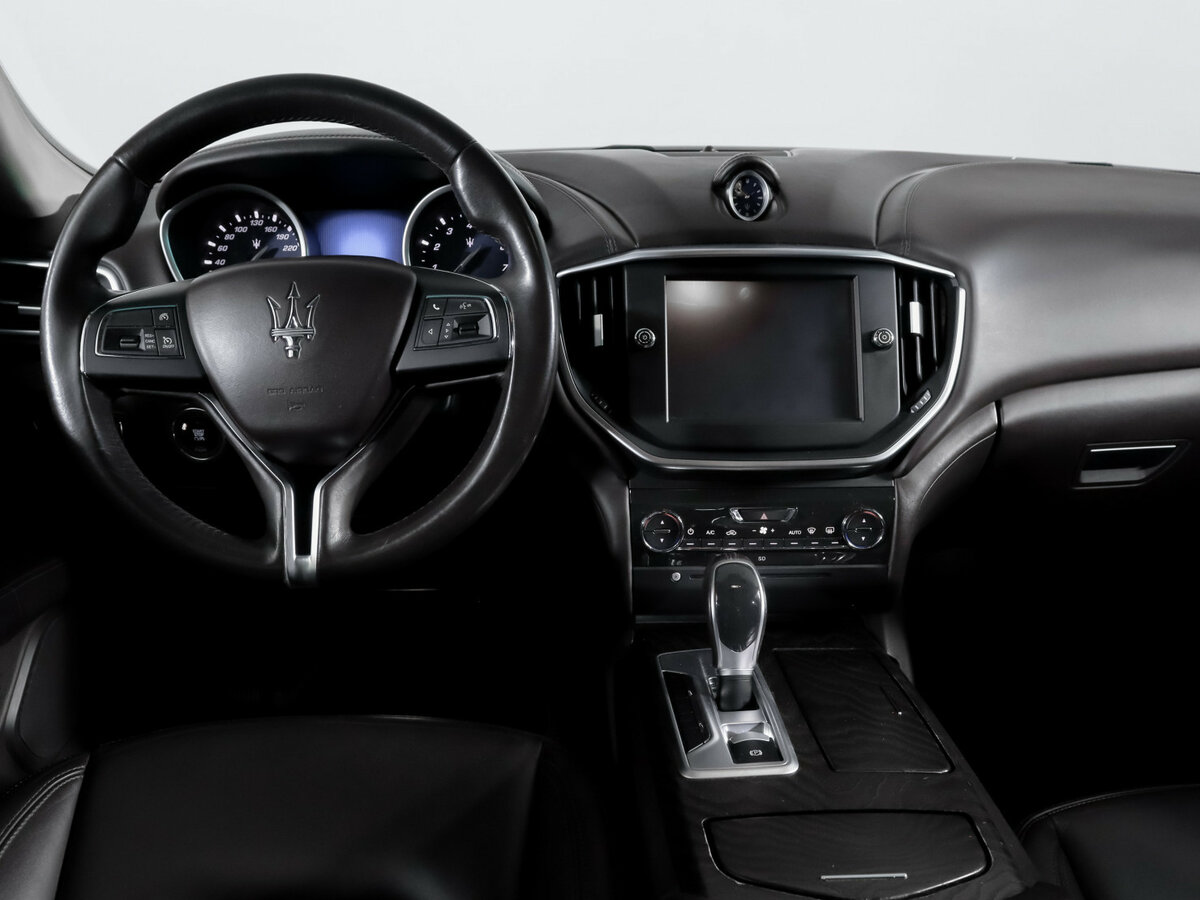 Maserati Ghibli с пробегом — 2014 год. Фото: #11