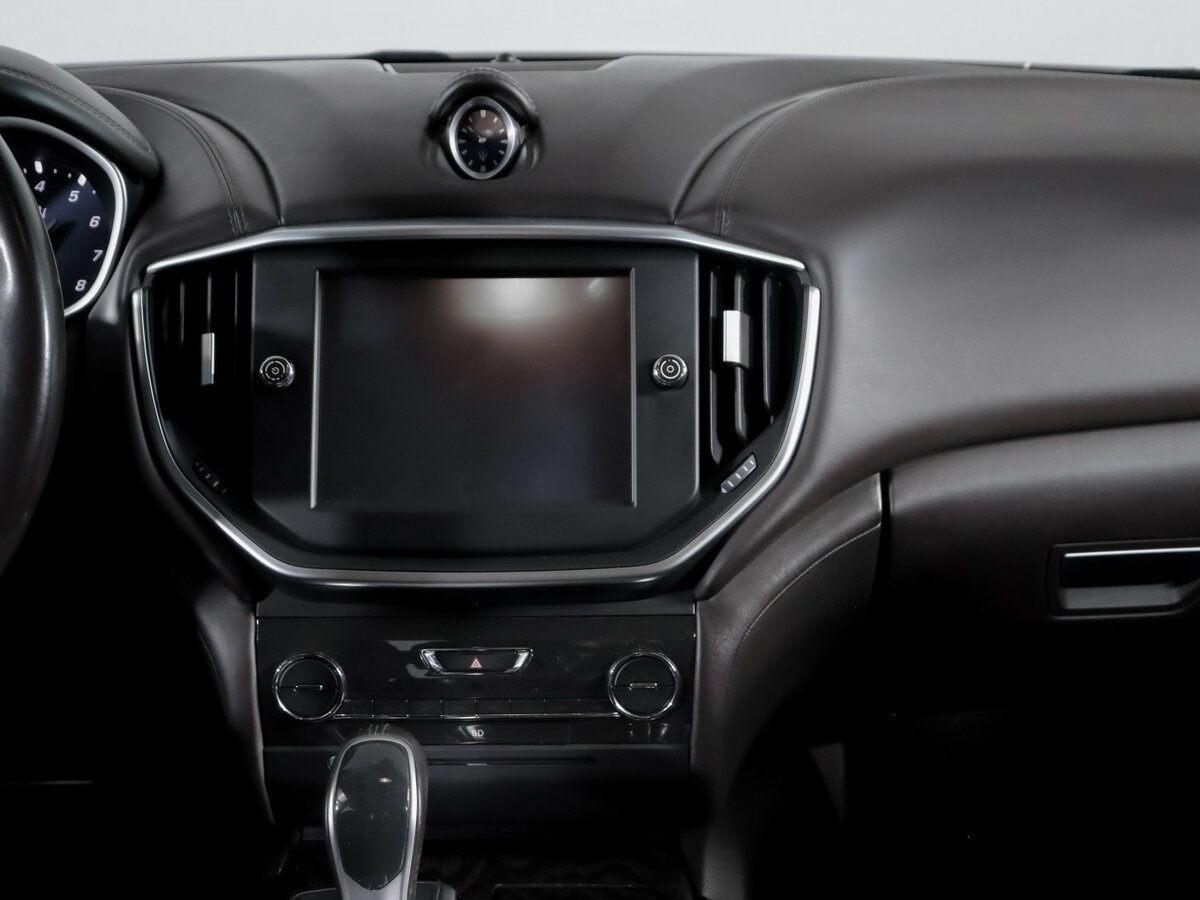 Maserati Ghibli с пробегом — 2014 год. Фото: #12