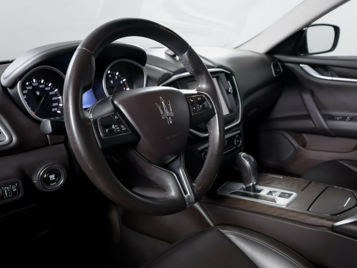 Maserati Ghibli с пробегом — 2014 год. Фото: #13