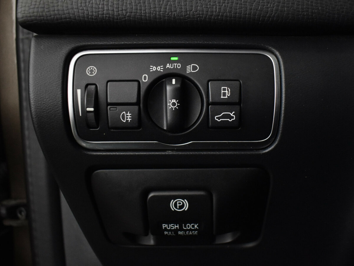 Volvo XC60 с пробегом — 2014 год. Фото: #17