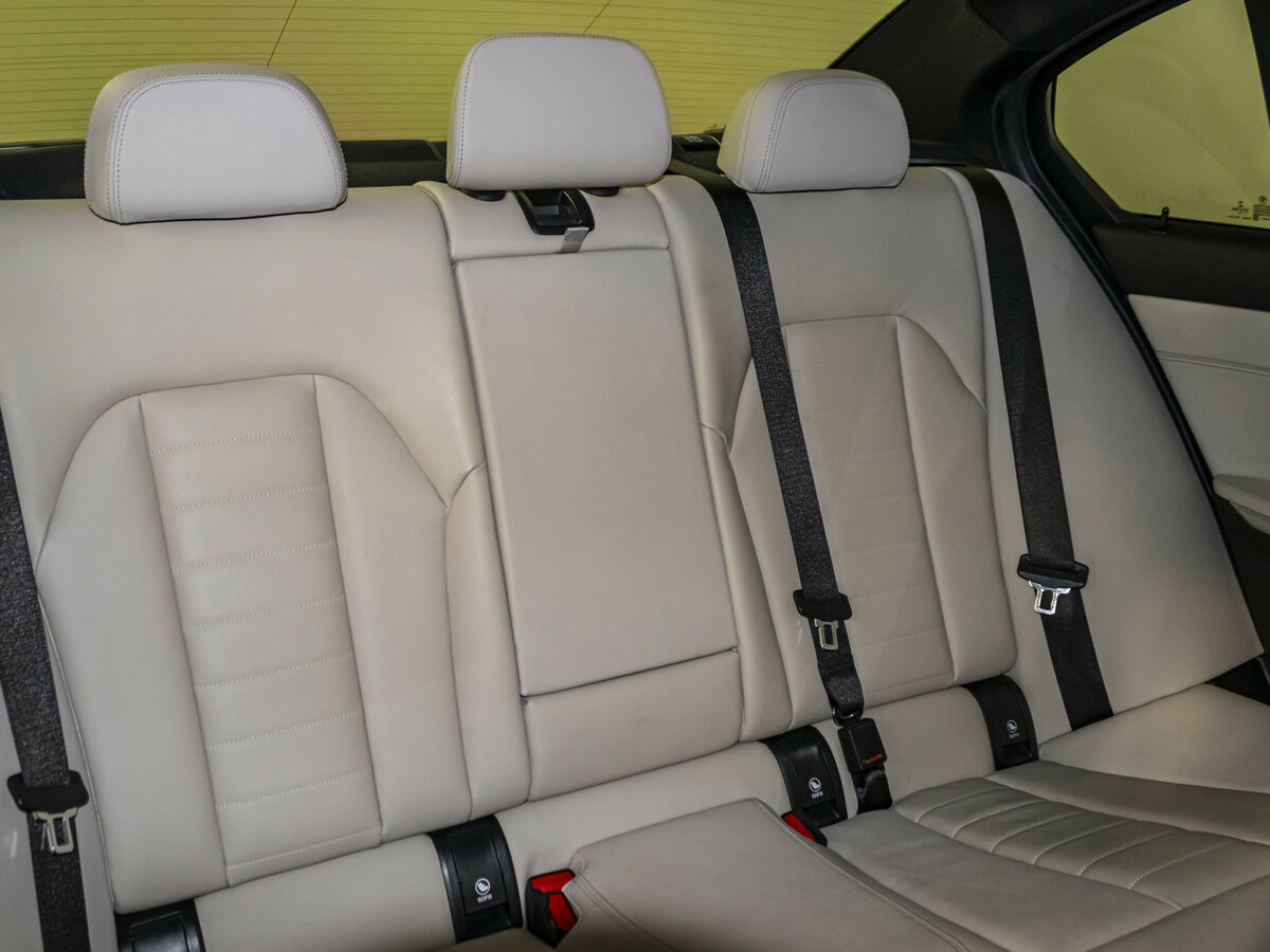 BMW 3 серии с пробегом — 2020 год. Фото: #12