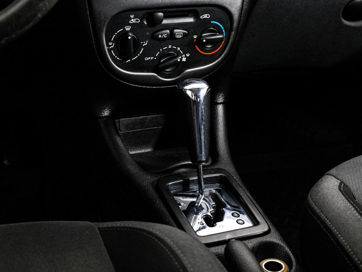 Peugeot 206 с пробегом — 2008 год. Фото: #11