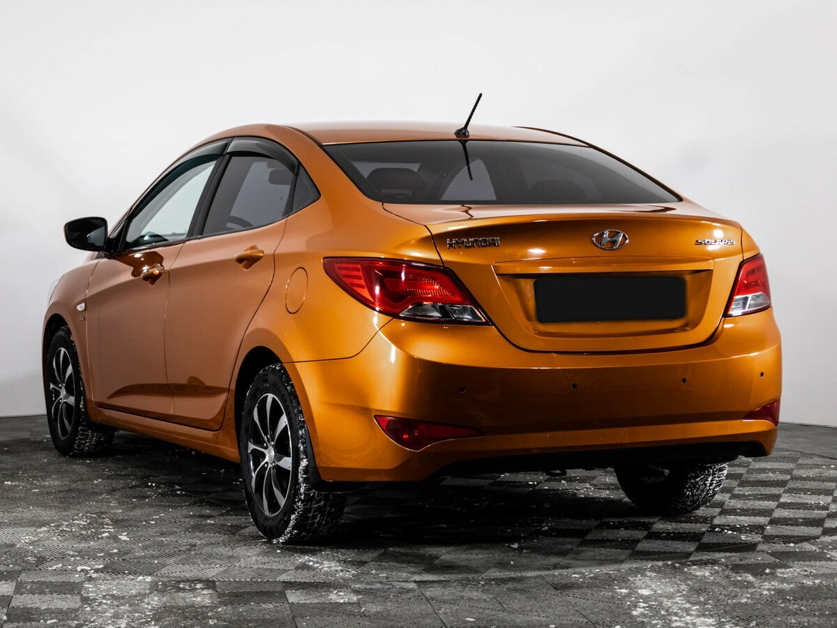 Hyundai Solaris с пробегом — 2014 год. Фото: #5