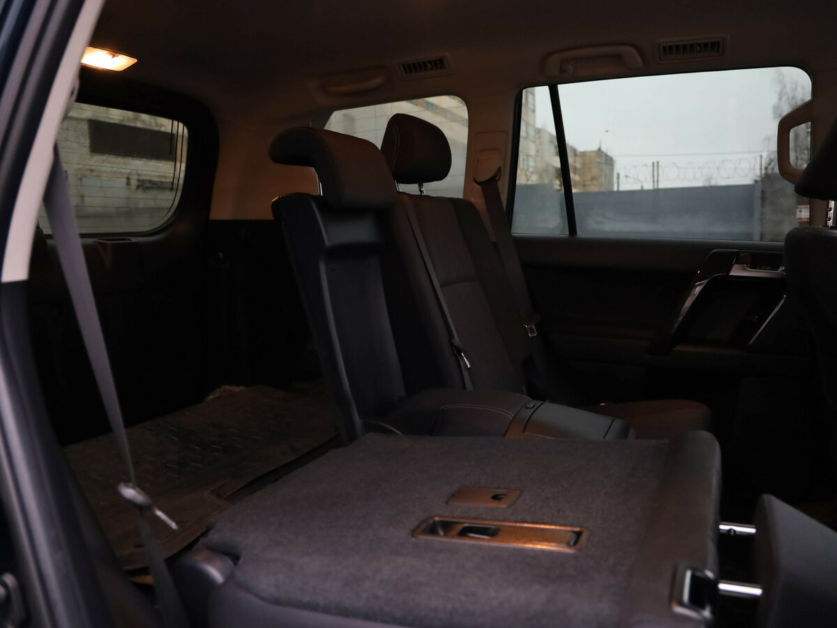 Toyota Land Cruiser Prado с пробегом — 2021 год. Фото: #10