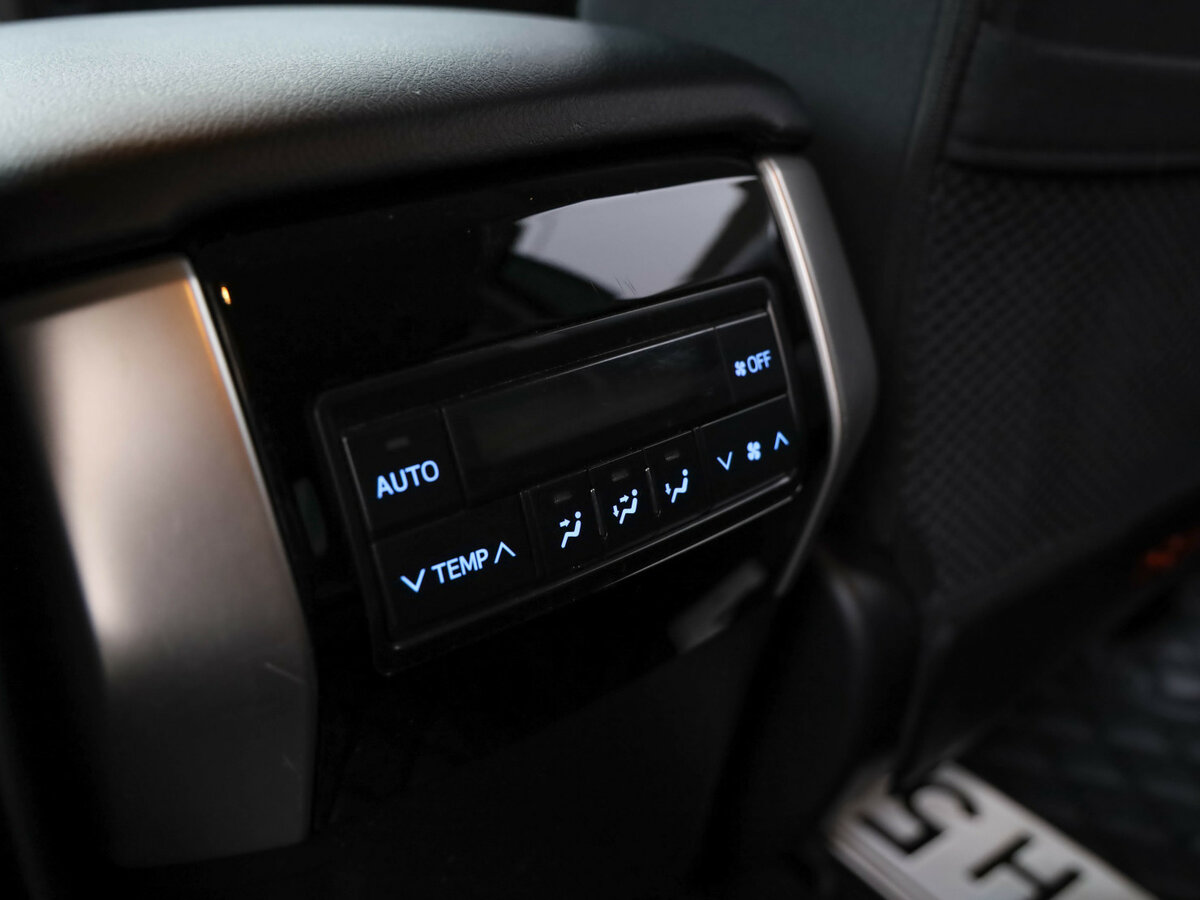 Toyota Land Cruiser Prado с пробегом — 2021 год. Фото: #11