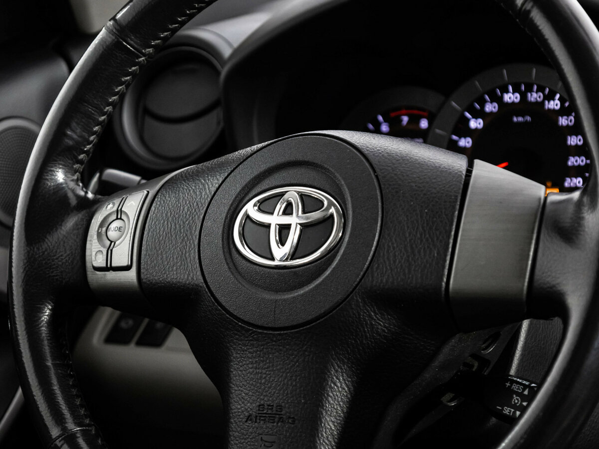 Toyota RAV4 с пробегом — 2006 год. Фото: #8