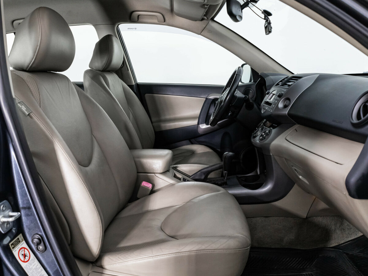 Toyota RAV4 с пробегом — 2006 год. Фото: #13