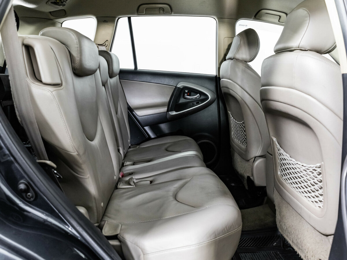 Toyota RAV4 с пробегом — 2006 год. Фото: #14