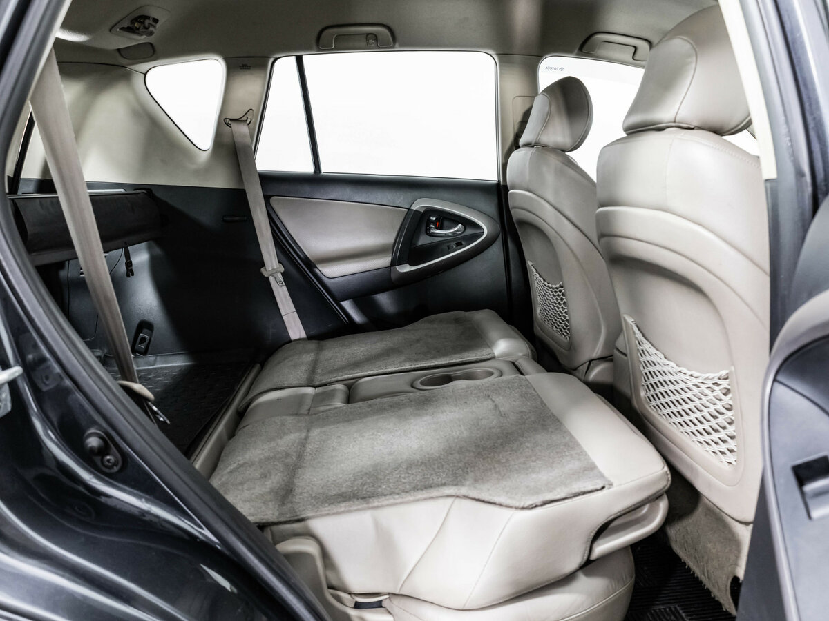 Toyota RAV4 с пробегом — 2006 год. Фото: #15