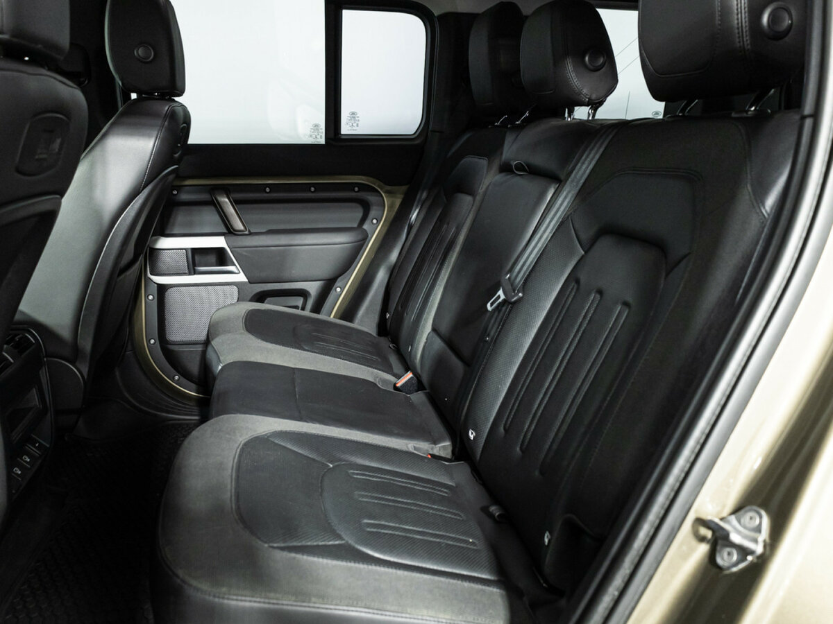 Land Rover Defender с пробегом — 2021 год. Фото: #6