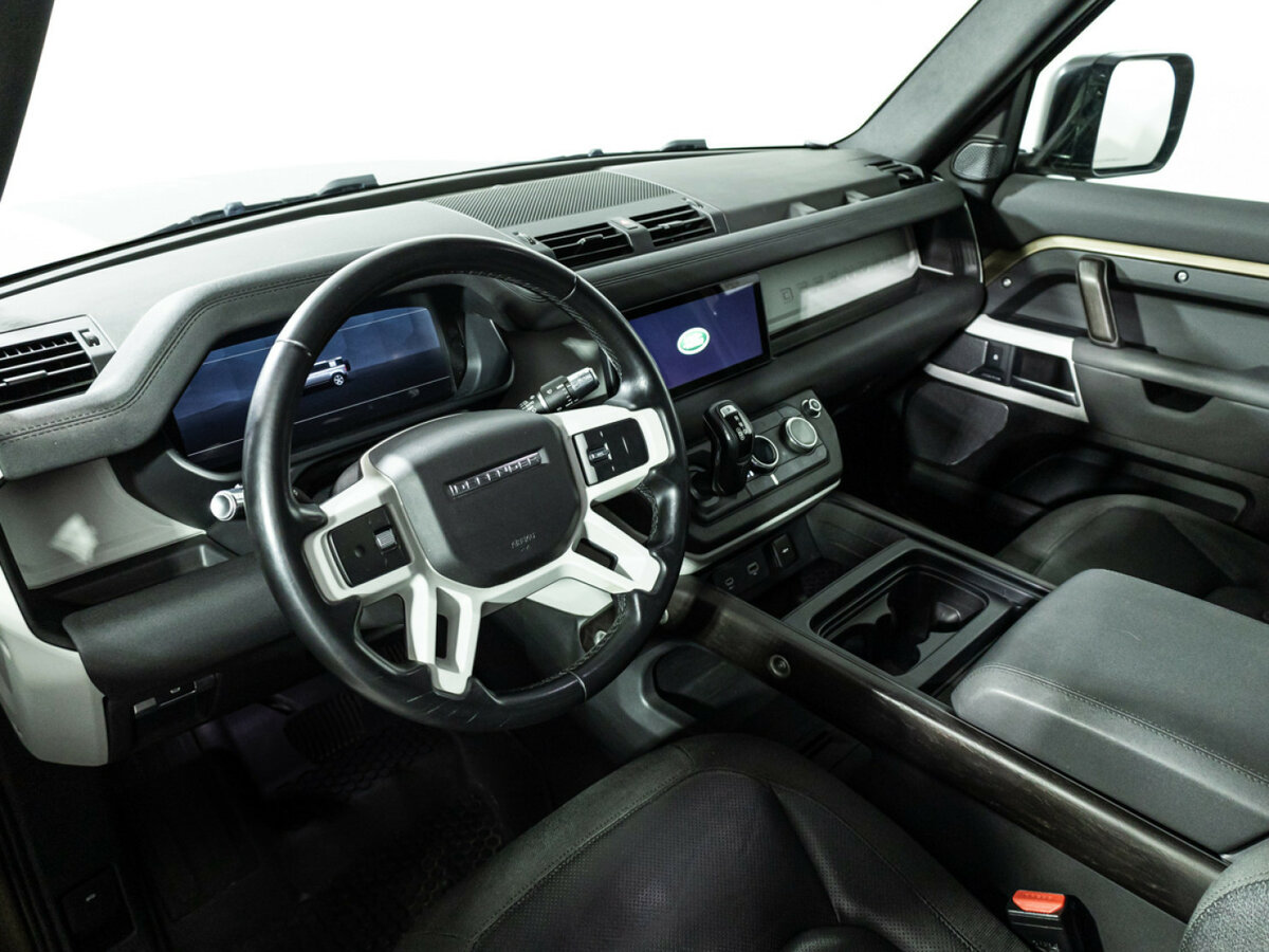 Land Rover Defender с пробегом — 2021 год. Фото: #7