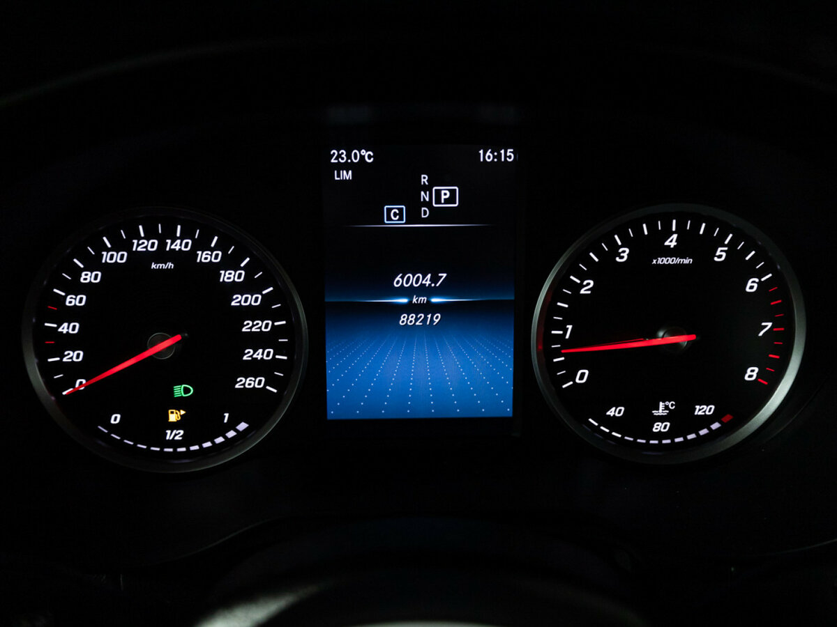 Mercedes-Benz GLC с пробегом — 2021 год. Фото: #9