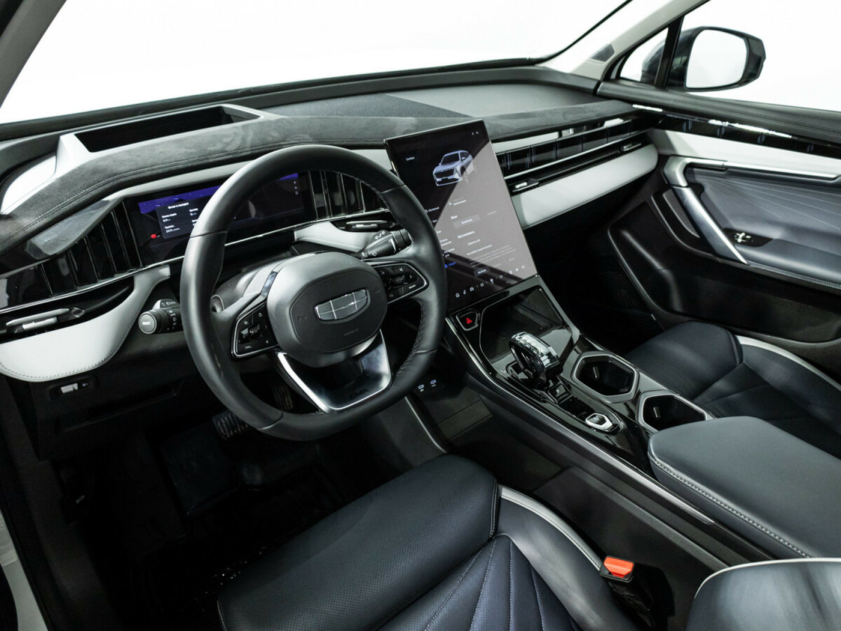 Geely Atlas с пробегом — 2024 год. Фото: #8