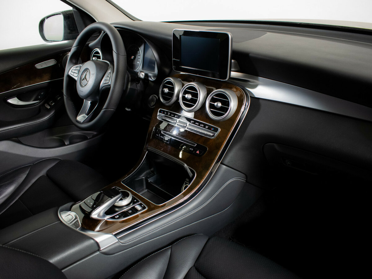 Mercedes-Benz GLC с пробегом — 2017 год. Фото: #10