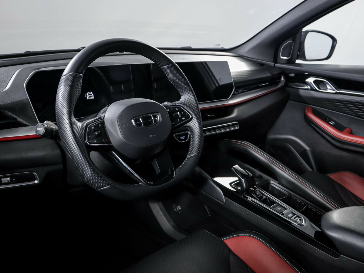 Geely Coolray с пробегом — 2024 год. Фото: #11