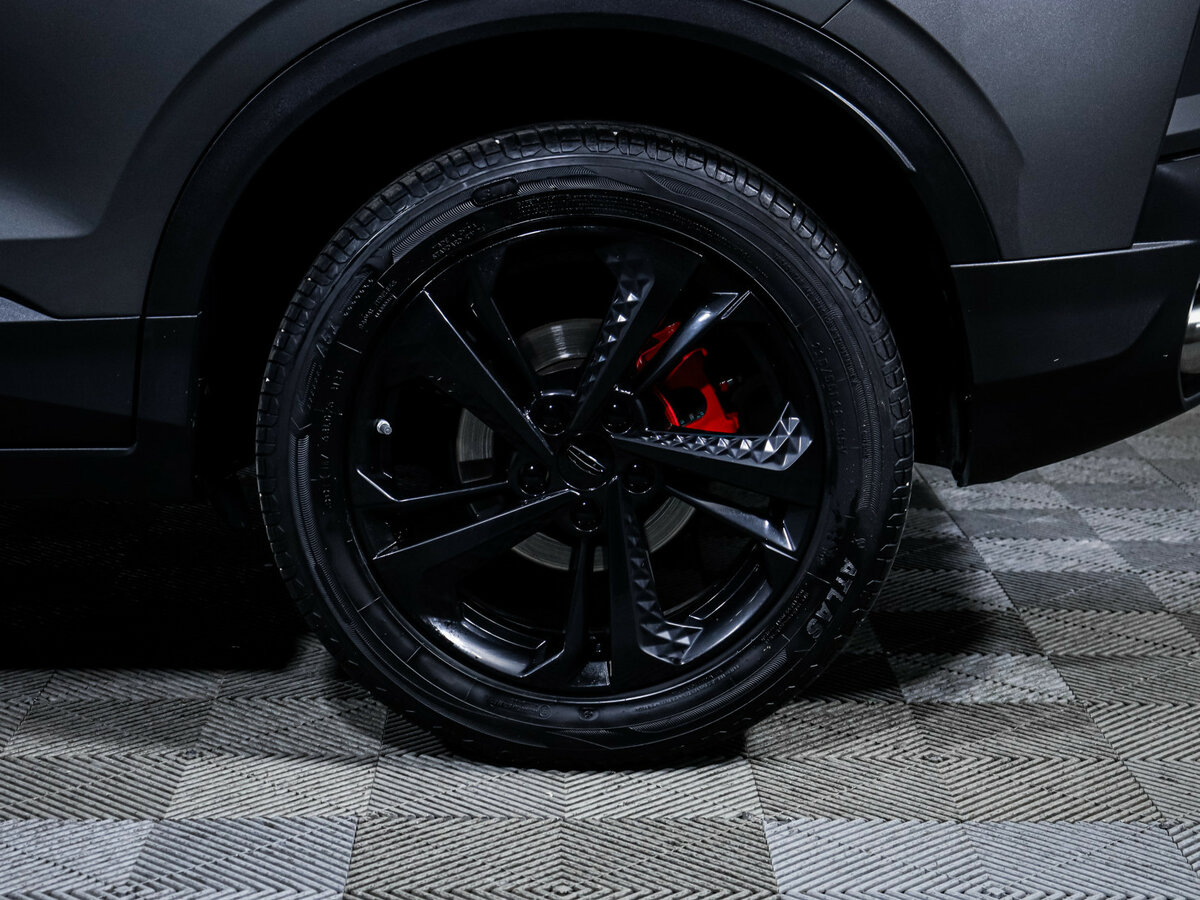 Geely Coolray с пробегом — 2024 год. Фото: #12