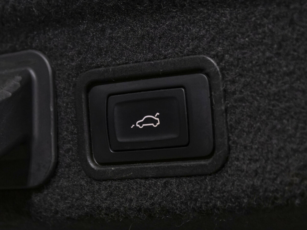 Audi A8 с пробегом — 2014 год. Фото: #17