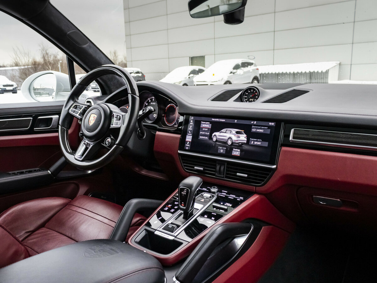 Porsche Cayenne с пробегом — 2018 год. Фото: #8