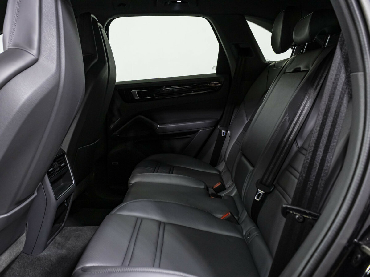 Porsche Cayenne с пробегом — 2020 год. Фото: #10