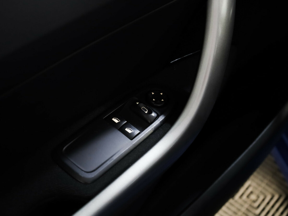 Peugeot 308 с пробегом — 2008 год. Фото: #10