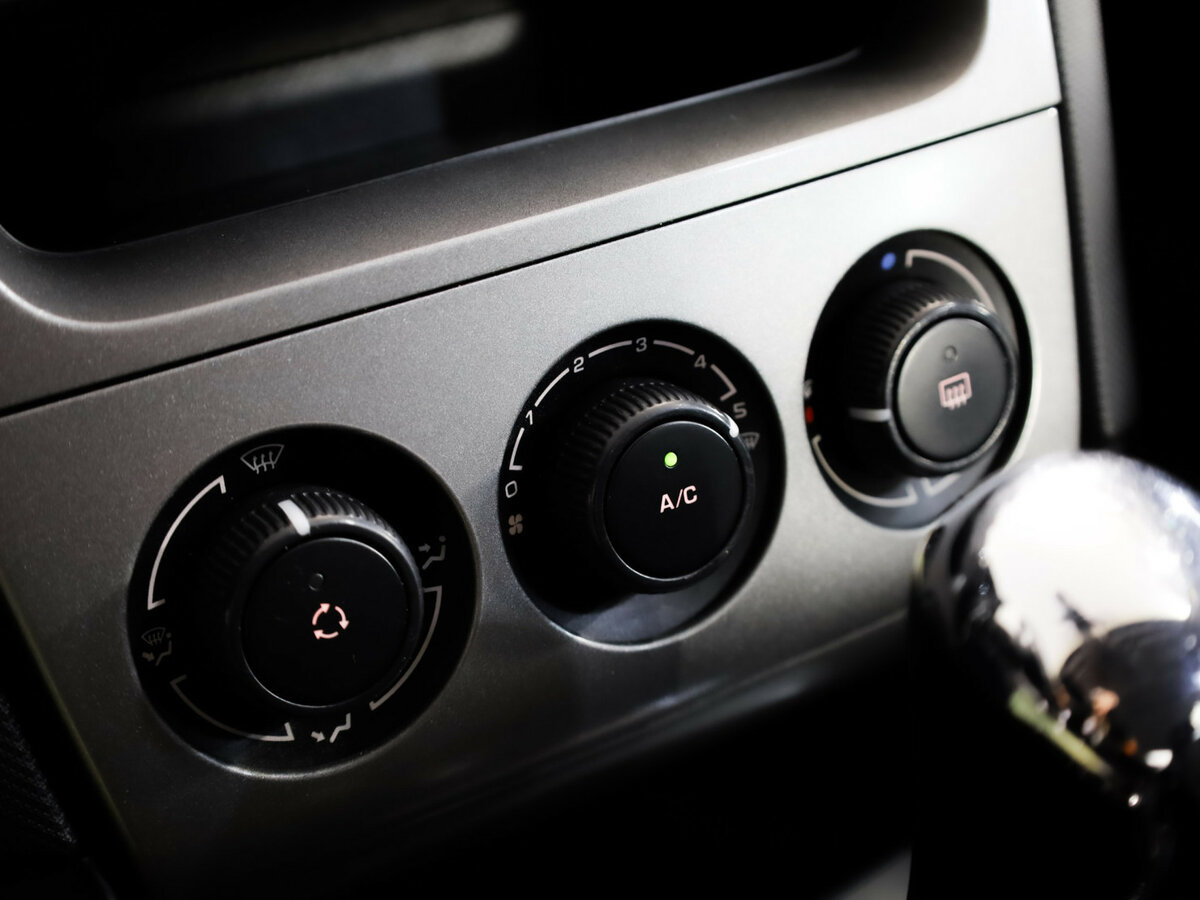 Peugeot 308 с пробегом — 2008 год. Фото: #13