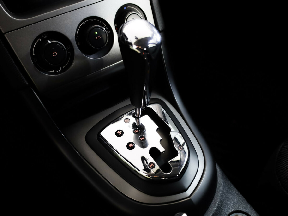 Peugeot 308 с пробегом — 2008 год. Фото: #14